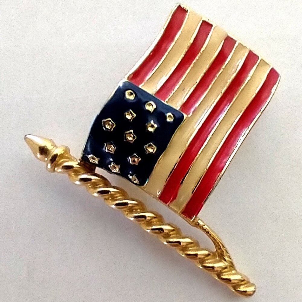 Trifari Vintage US Flag Pin Brooch Enamel Goldtone Unisex